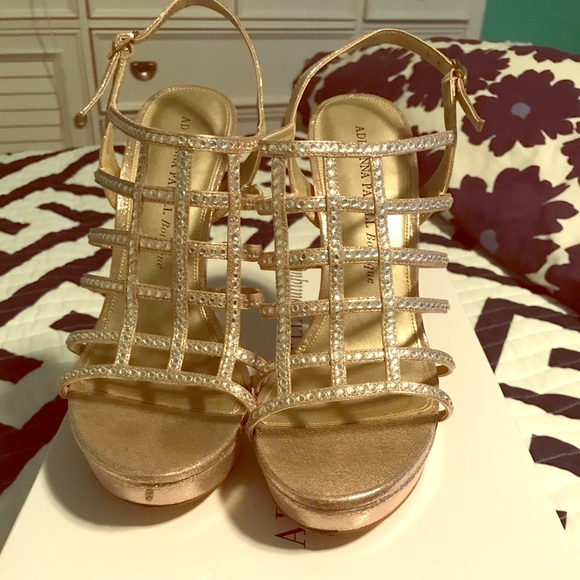 ADRIANNA PAPELL platform heel gold sandals - Picture 1 of 8